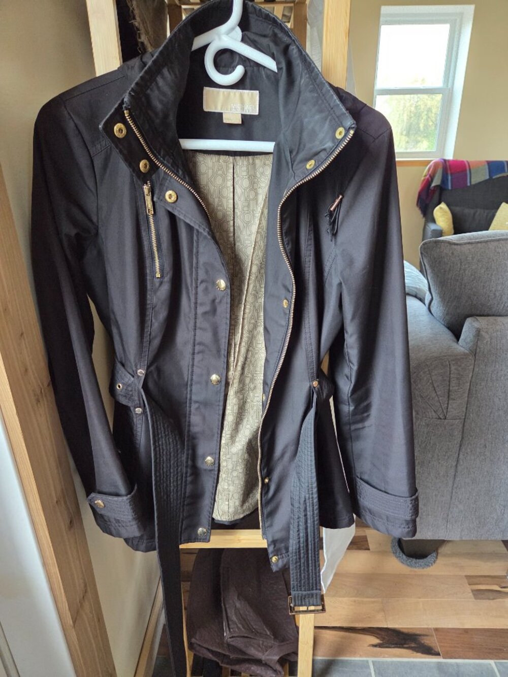 Michael Kors black breathable rain coat w hood sz Small